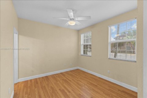 Townhouse in Pembroke Pines, Florida 3 bedrooms, 122.17 sq.m. № 1932751 - photo 22