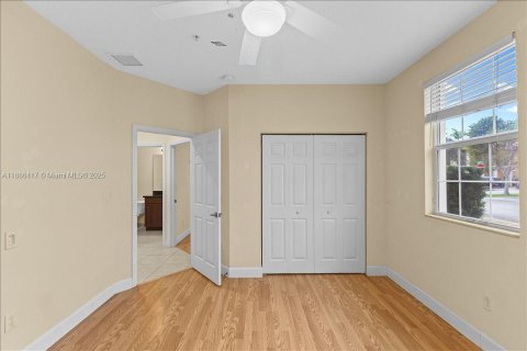 Townhouse in Pembroke Pines, Florida 3 bedrooms, 122.17 sq.m. № 1932751 - photo 18