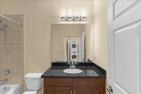 Townhouse in Pembroke Pines, Florida 3 bedrooms, 122.17 sq.m. № 1932751 - photo 17