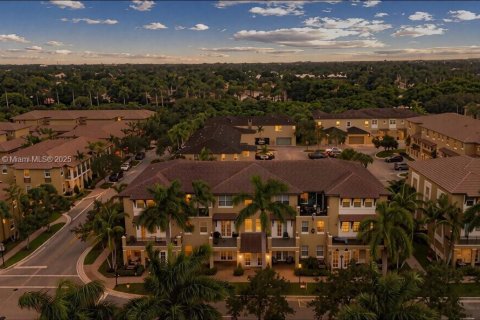 Townhouse in Pembroke Pines, Florida 3 bedrooms, 122.17 sq.m. № 1932751 - photo 13