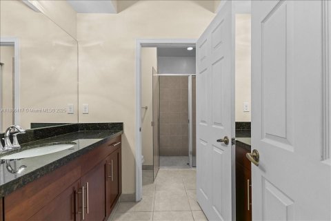 Townhouse in Pembroke Pines, Florida 3 bedrooms, 122.17 sq.m. № 1932751 - photo 25