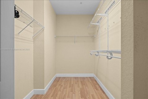 Townhouse in Pembroke Pines, Florida 3 bedrooms, 122.17 sq.m. № 1932751 - photo 30