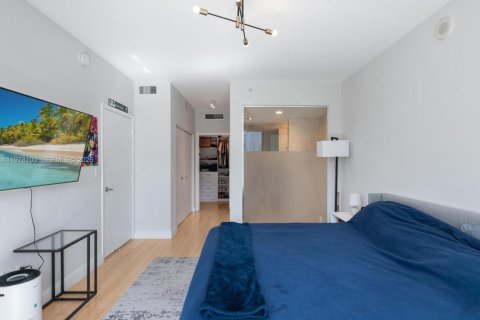 Condo in Miami, Florida, 2 bedrooms  № 2042141 - photo 21