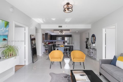Condo in Miami, Florida, 2 bedrooms  № 2042141 - photo 8