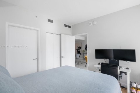 Condo in Miami, Florida, 2 bedrooms  № 2042141 - photo 27