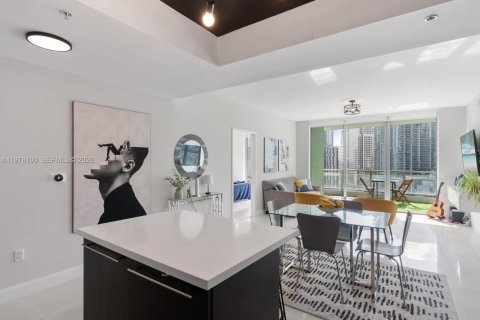 Condo in Miami, Florida, 2 bedrooms  № 2042141 - photo 9