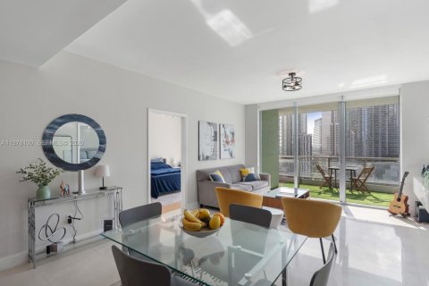 Condo in Miami, Florida, 2 bedrooms  № 2042141 - photo 2