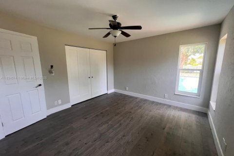 House in Coral Springs, Florida 4 bedrooms, 248.79 sq.m. № 1820162 - photo 4