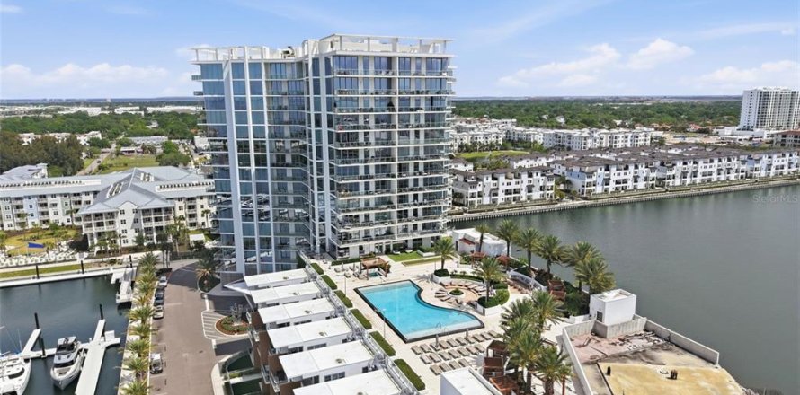 Condo in Tampa, Florida, 3 bedrooms № 2114938