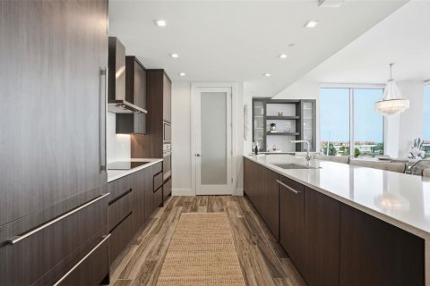 Condo in Tampa, Florida, 3 bedrooms № 2114938 - photo 19