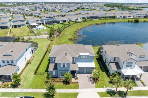 House in Orlando, Florida 4 bedrooms, 357.86 sq.m. № 2339602
