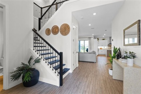 House in Orlando, Florida 4 bedrooms, 357.86 sq.m. № 2339602 - photo 5