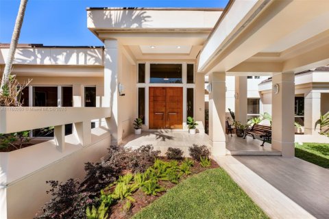 Купить виллу или дом в Корал-Гейблс, Флорида 5 спален, 715.16м2, № 2015892 - фото 16