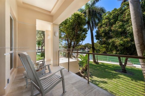 Купить виллу или дом в Корал-Гейблс, Флорида 5 спален, 715.16м2, № 2015892 - фото 22