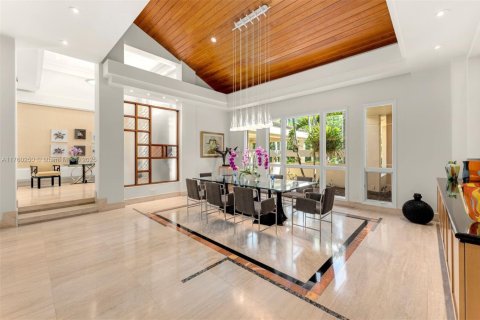 Купить виллу или дом в Корал-Гейблс, Флорида 5 спален, 715.16м2, № 2015892 - фото 5