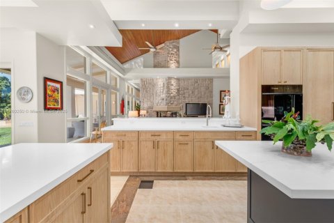 Купить виллу или дом в Корал-Гейблс, Флорида 5 спален, 715.16м2, № 2015892 - фото 7