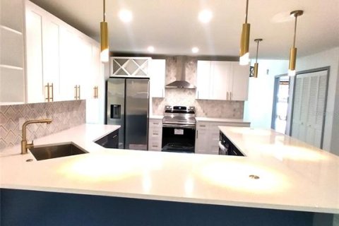 House in Deltona, Florida 3 bedrooms, 172.24 sq.m. № 1826351 - photo 16