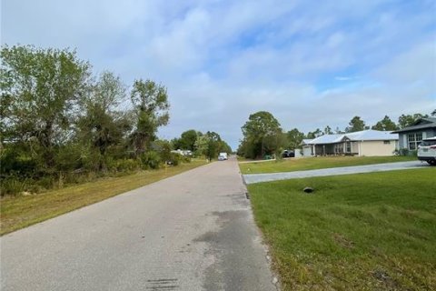 Land in Port Charlotte, Florida № 2165940 - photo 5