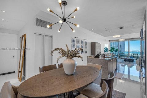 Condominio en venta en Miami, Florida, 2 dormitorios, 134.71 m2 № 1891362 - foto 13