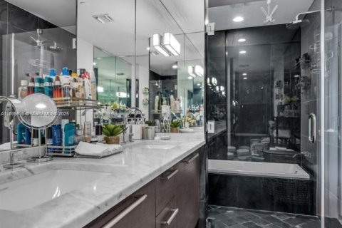 Condominio en venta en Miami, Florida, 2 dormitorios, 134.71 m2 № 1891362 - foto 17
