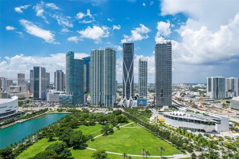 Condominio en venta en Miami, Florida, 2 dormitorios, 134.71 m2 № 1891362 - foto 28