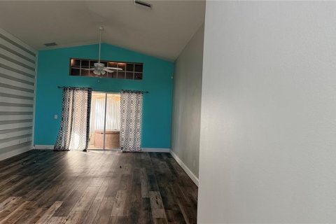 Villa ou maison à louer à Bradenton, Floride: 4 chambres, 178 m2 № 2430309 - photo 2