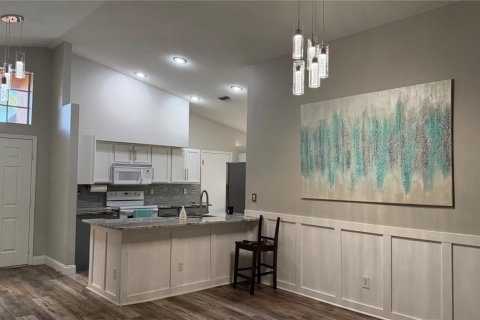 Villa ou maison à louer à Bradenton, Floride: 4 chambres, 178 m2 № 2430309 - photo 8