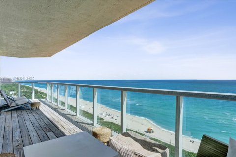 Купить кондоминиум в Майами-Бич, Флорида 2 спальни, 156.08м2, № 1952895 - фото 3