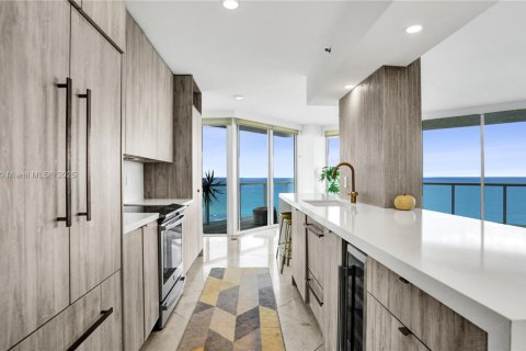 Купить кондоминиум в Майами-Бич, Флорида 2 спальни, 156.08м2, № 1952895 - фото 11