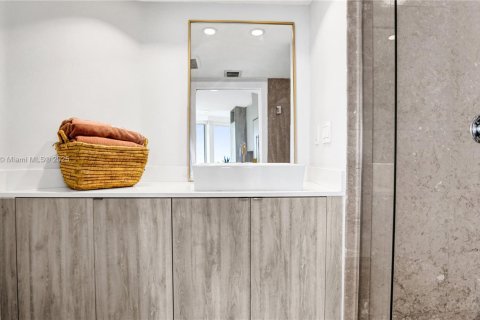 Купить кондоминиум в Майами-Бич, Флорида 2 спальни, 156.08м2, № 1952895 - фото 19