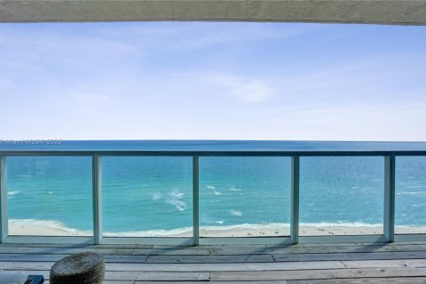 Купить кондоминиум в Майами-Бич, Флорида 2 спальни, 156.08м2, № 1952895 - фото 2