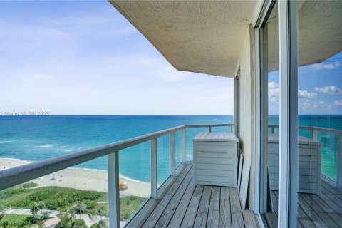 Купить кондоминиум в Майами-Бич, Флорида 2 спальни, 156.08м2, № 1952895 - фото 28