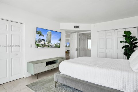 Купить кондоминиум в Майами-Бич, Флорида 2 спальни, 156.08м2, № 1952895 - фото 23