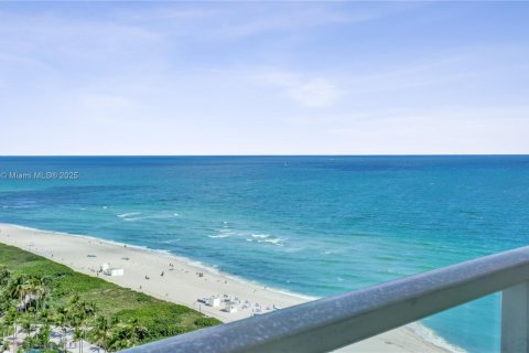 Купить кондоминиум в Майами-Бич, Флорида 2 спальни, 156.08м2, № 1952895 - фото 30