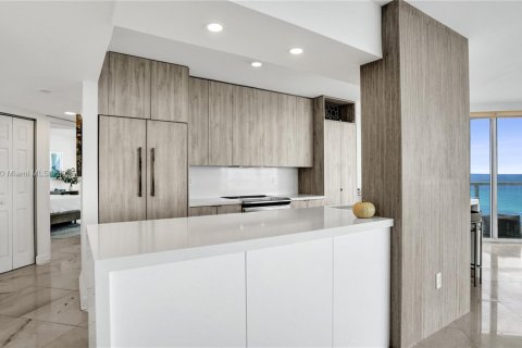 Купить кондоминиум в Майами-Бич, Флорида 2 спальни, 156.08м2, № 1952895 - фото 16