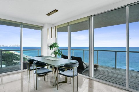 Купить кондоминиум в Майами-Бич, Флорида 2 спальни, 156.08м2, № 1952895 - фото 1