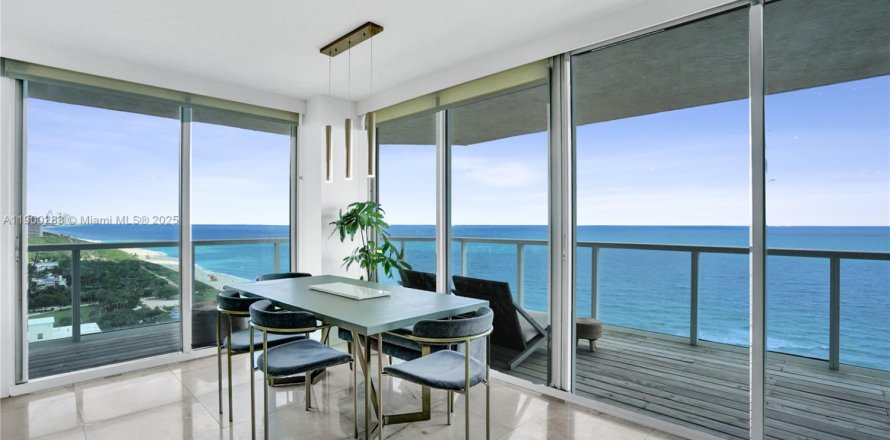 Кондоминиум с 2 спальнями в Майами-Бич, Флорида № 1952895