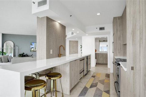 Купить кондоминиум в Майами-Бич, Флорида 2 спальни, 156.08м2, № 1952895 - фото 13