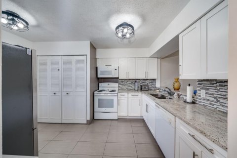 Купить кондоминиум в Маргит, Флорида 3 комнаты, 102.19м2, № 2146388 - фото 6