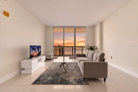 Copropriété à vendre à Fort Myers, Floride: 2 chambres, 109.62 m2 № 2341762 - photo 5