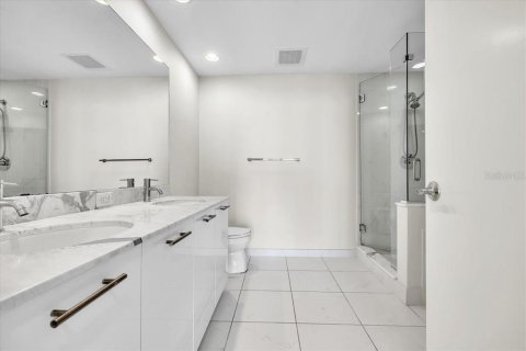 Copropriété à vendre à Fort Myers, Floride: 2 chambres, 109.62 m2 № 2341762 - photo 21