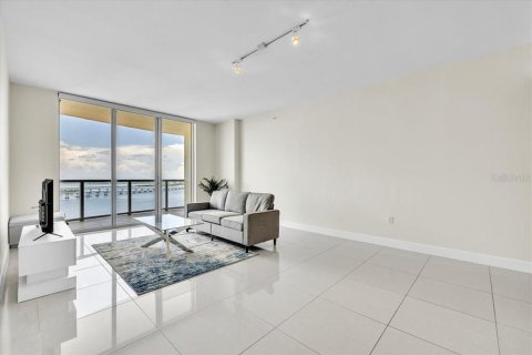 Copropriété à vendre à Fort Myers, Floride: 2 chambres, 109.62 m2 № 2341762 - photo 6