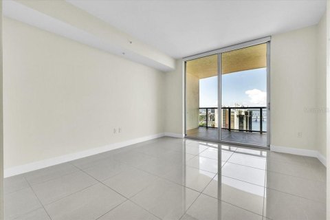 Copropriété à vendre à Fort Myers, Floride: 2 chambres, 109.62 m2 № 2341762 - photo 16