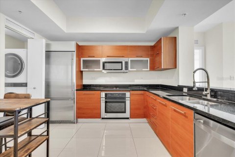 Copropriété à vendre à Fort Myers, Floride: 2 chambres, 109.62 m2 № 2341762 - photo 12