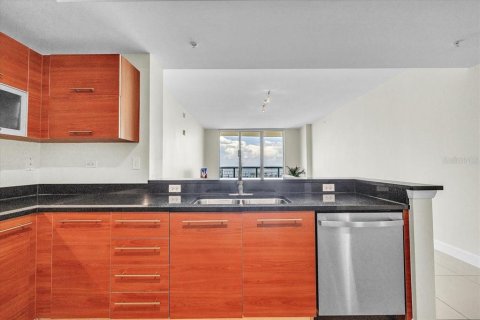 Copropriété à vendre à Fort Myers, Floride: 2 chambres, 109.62 m2 № 2341762 - photo 14