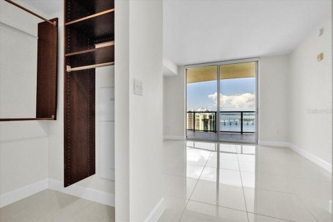 Copropriété à vendre à Fort Myers, Floride: 2 chambres, 109.62 m2 № 2341762 - photo 19