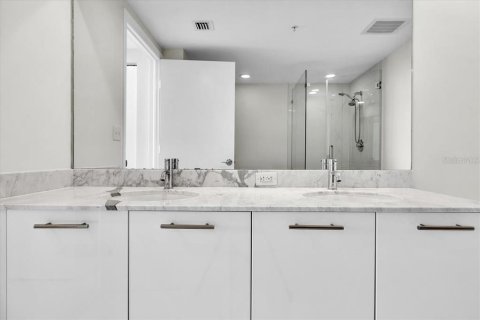 Copropriété à vendre à Fort Myers, Floride: 2 chambres, 109.62 m2 № 2341762 - photo 23