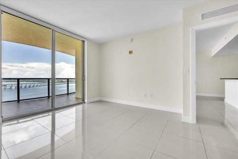Copropriété à vendre à Fort Myers, Floride: 2 chambres, 109.62 m2 № 2341762 - photo 17