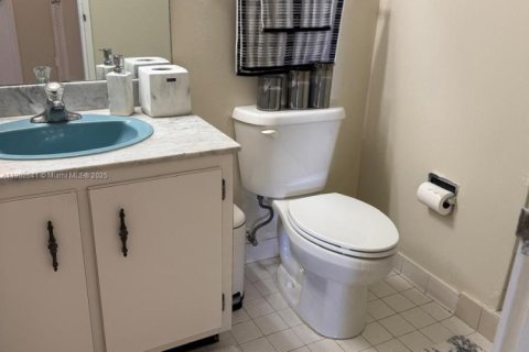 Condominio en venta en Hallandale Beach, Florida, 2 dormitorios, 130.06 m2 № 1954231 - foto 17