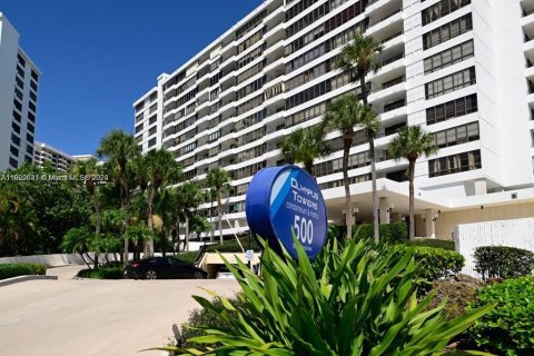 Condominio en venta en Hallandale Beach, Florida, 2 dormitorios, 130.06 m2 № 1954231 - foto 1